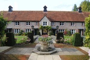 Earls Manor Court- click for photo gallery